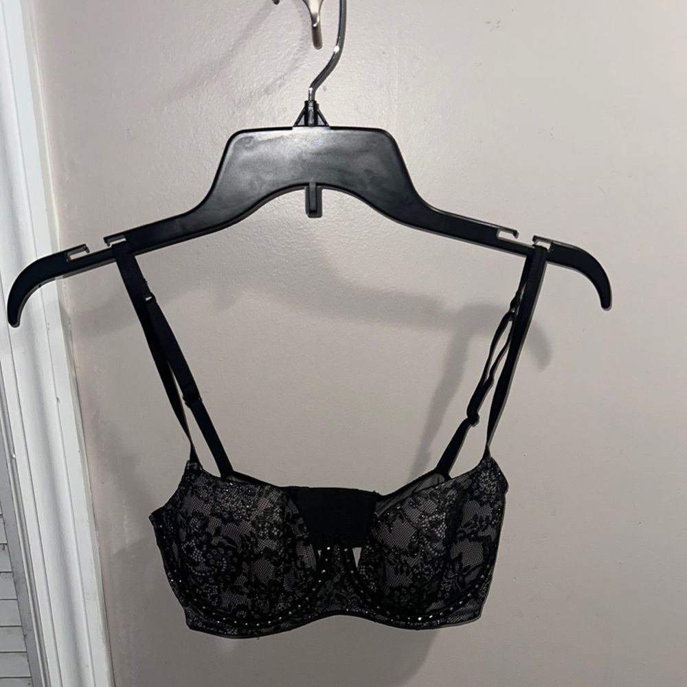 VICTORIA SECRET NWOT ELEGANT Black Lace Bra 34 C